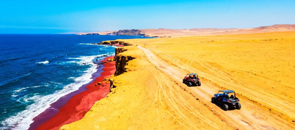 Recorrido en mini-buggies por la Reserva Nacional de Paracas con vista a Playa Roja y el océano.